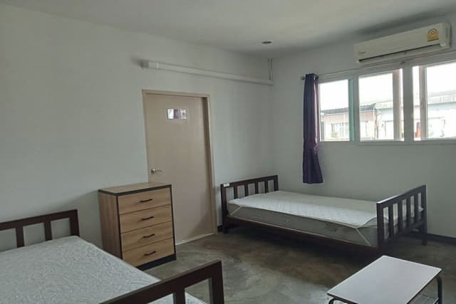 Family Room, Private Bathroom