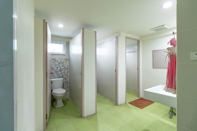 Standard Twin Room, Shared Bathroom