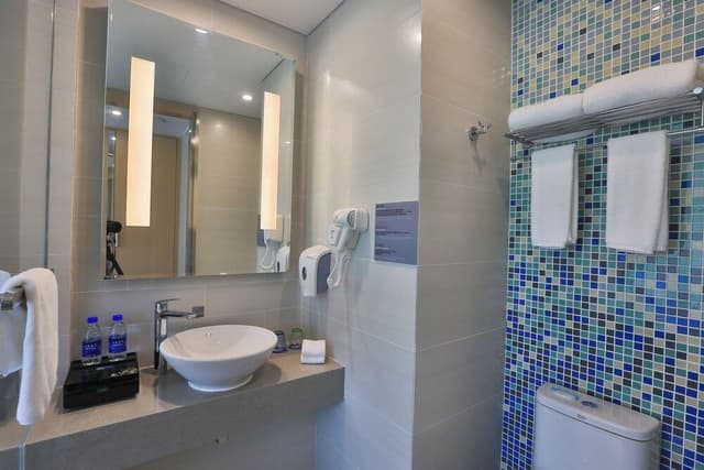 Standard Room, 1 King Bed, Balcony, River View