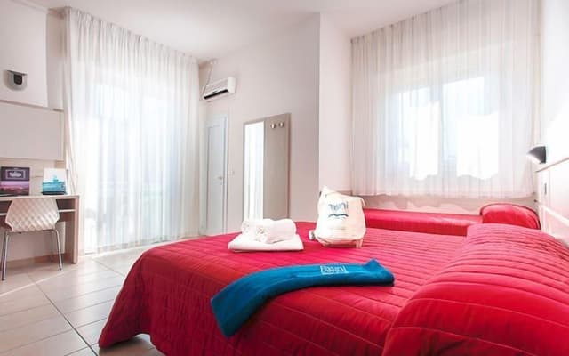 Basic Double or Twin Room, 1 Double or 2 Twin Beds, Non Smoking