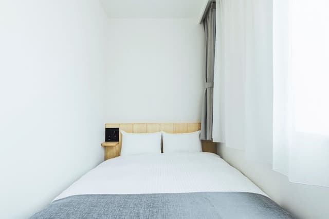 Economy Double Room, 1 Large Twin Bed, Non Smoking, Bathtub