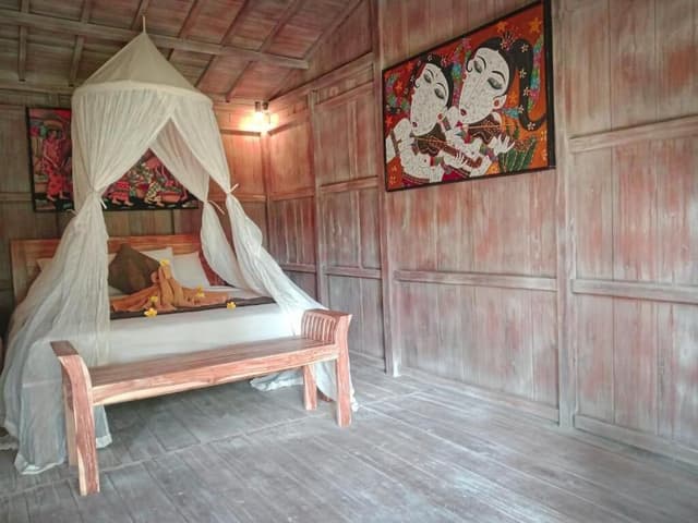 Wooden One-Bedroom Cottage with Rice Field View