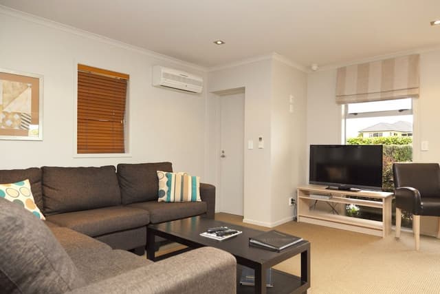 Suite, 3 Bedrooms, Jetted Tub