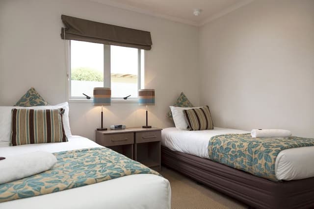 Suite, 3 Bedrooms, Jetted Tub