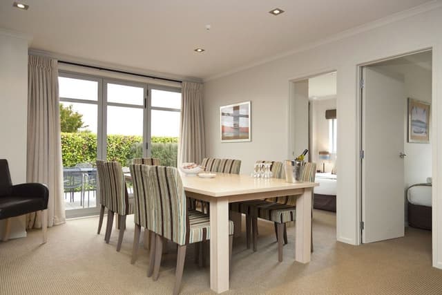 Suite, 3 Bedrooms, Jetted Tub