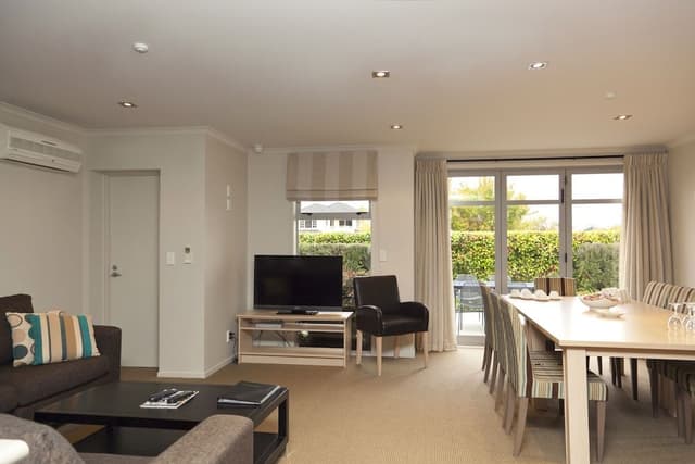 Suite, 3 Bedrooms, Jetted Tub