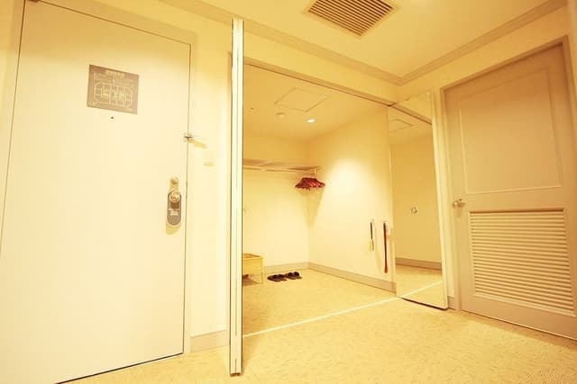 Corner Suite Room