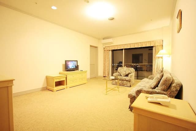 Corner Suite Room