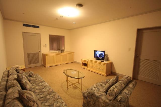 Corner Suite Room