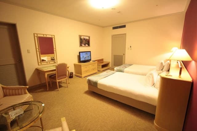 Corner Suite Room