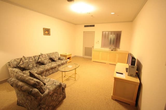 Corner Suite Room