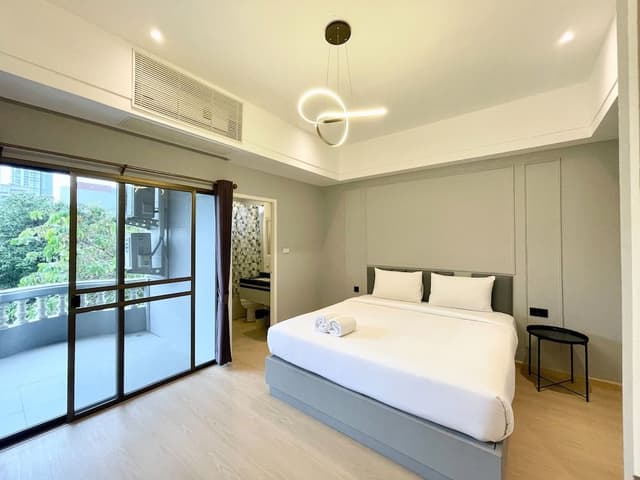 Signature Suite