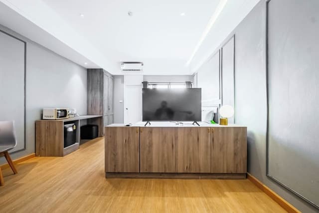Executive Studio