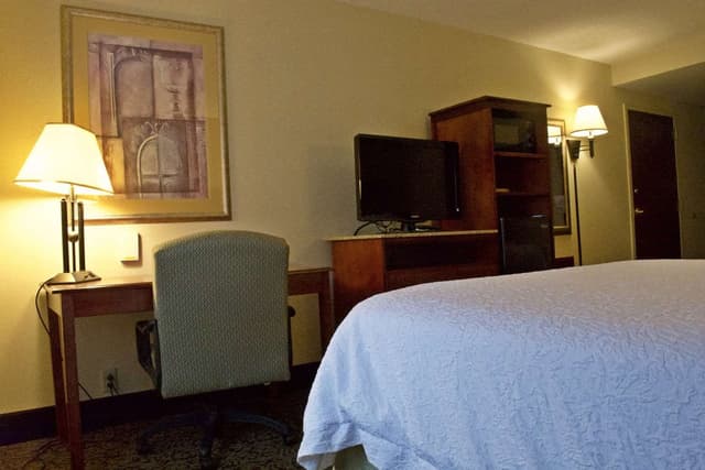 1 KING BED NONSMOKING