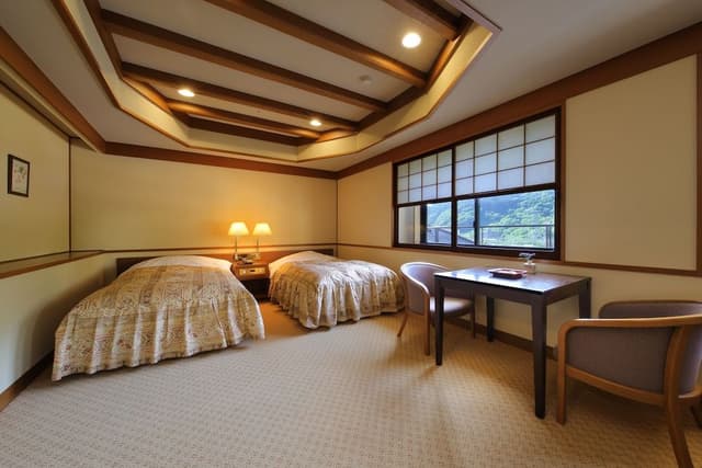 [East Tower] Twin Room