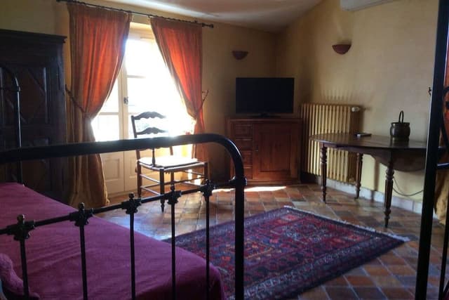 Triple Room (Mistral)