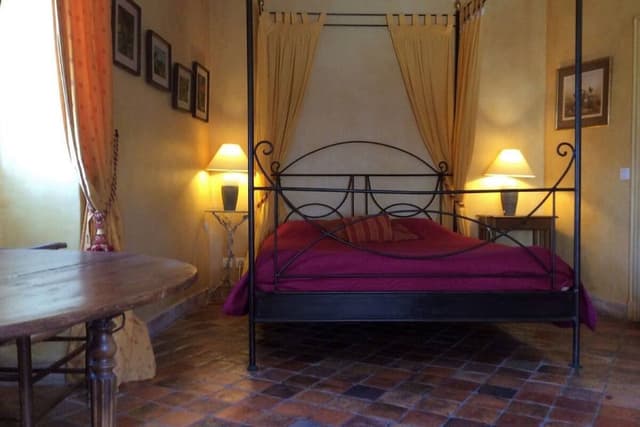 Triple Room (Mistral)
