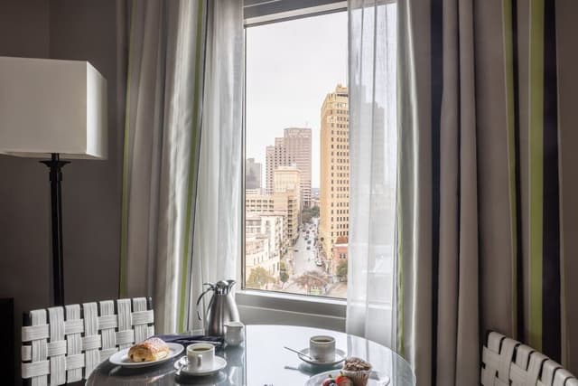 Suite, 1 King Bed, Accessible, Non Smoking