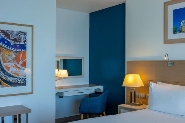 OCEAN VIEW JUNIOR SUITE-BALCONY- 1 QUEEN BED
