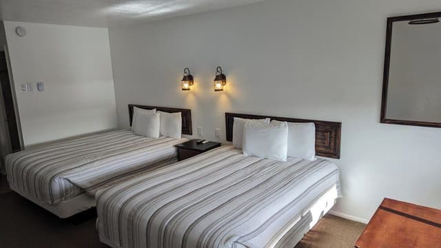 Deluxe Room, 2 Queen Beds, Non Smoking