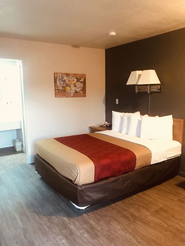 Standard Room, 1 Queen Bed, Non Smoking