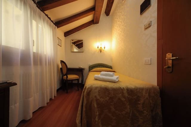 Economy Single Room