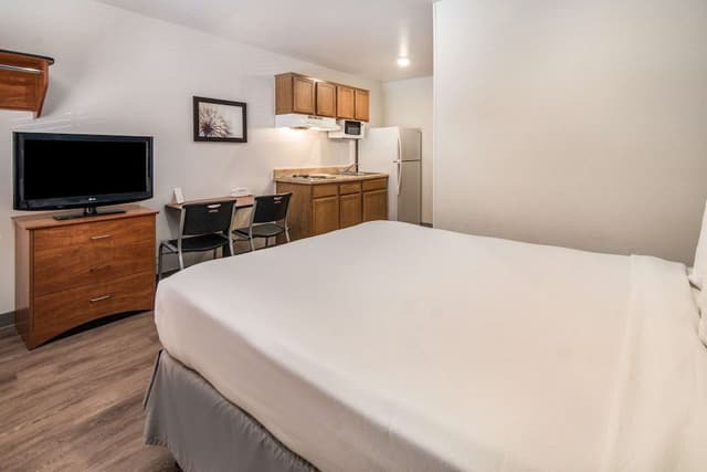 Suite, 1 Queen Bed, Non Smoking