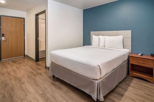 Suite, 1 Queen Bed, Non Smoking