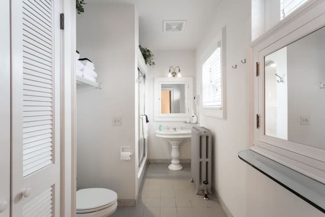 Room, 1 Queen Bed, Fireplace, Corner (Foster Room with Steam Shower)