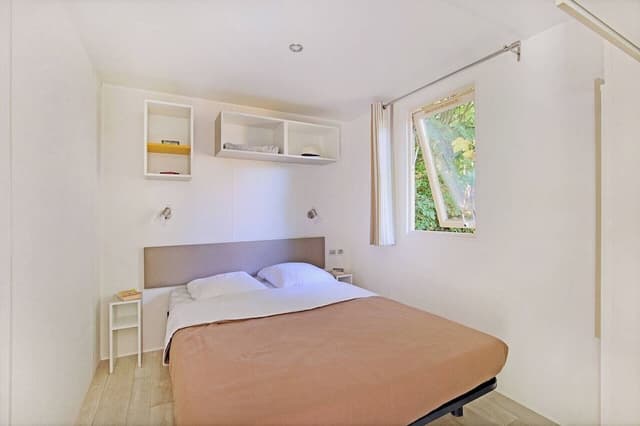 Mobile Home, 2 Bedrooms