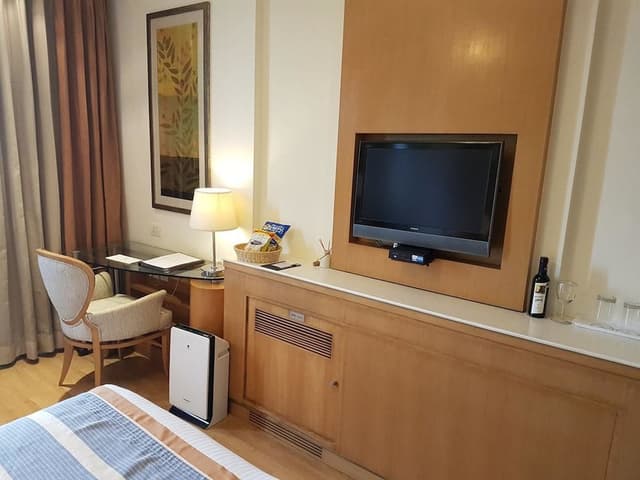 Deluxe Room, 2 Twin Beds, City View