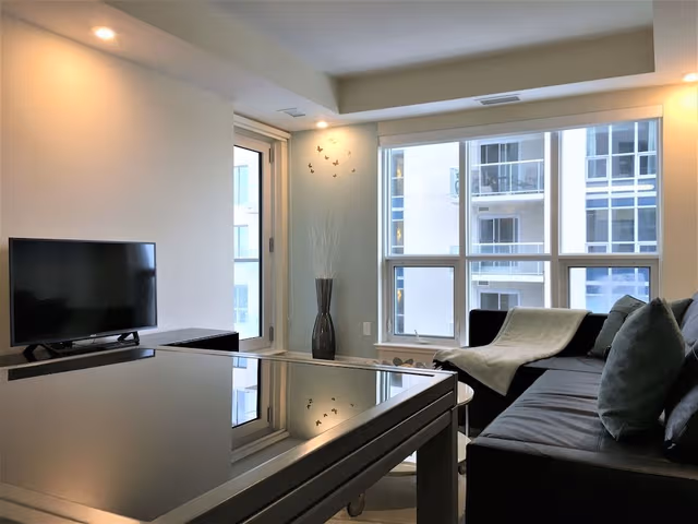 Luxury & Prime Location (1 Queen Bed, 1 Sofa Bed, 1 Queen Air Mattress)