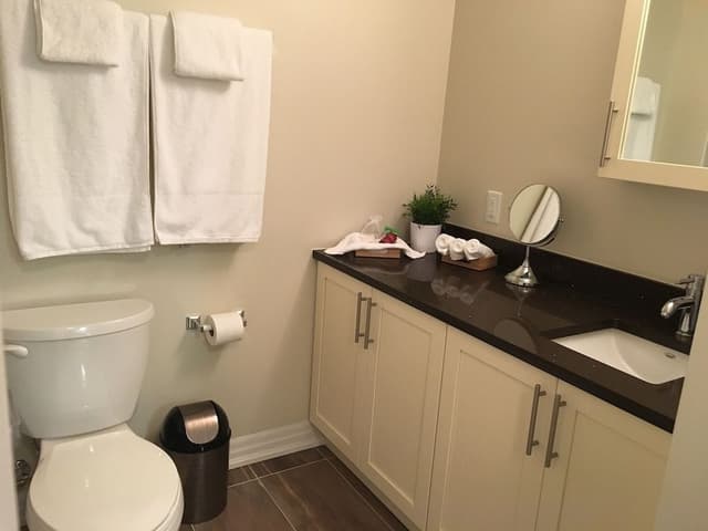 Luxury & Prime Location (1 Queen Bed, 1 Sofa Bed, 1 Queen Air Mattress)