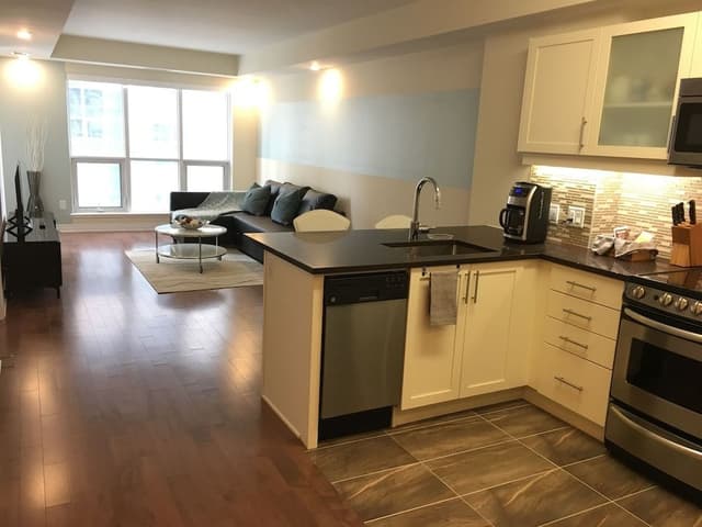 Luxury & Prime Location (1 Queen Bed, 1 Sofa Bed, 1 Queen Air Mattress)