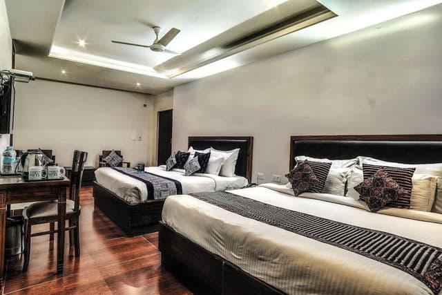 Deluxe Family Room