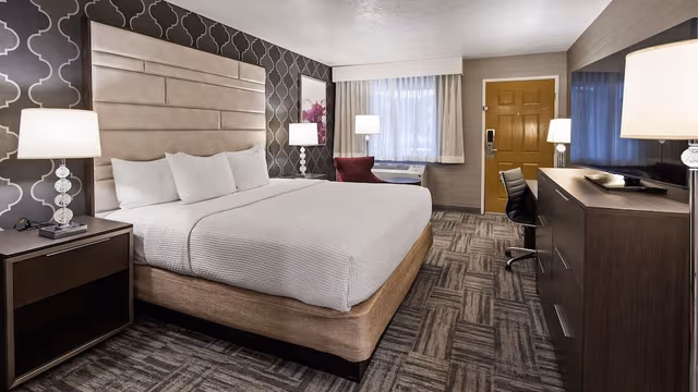 Standard Room, 1 King Bed