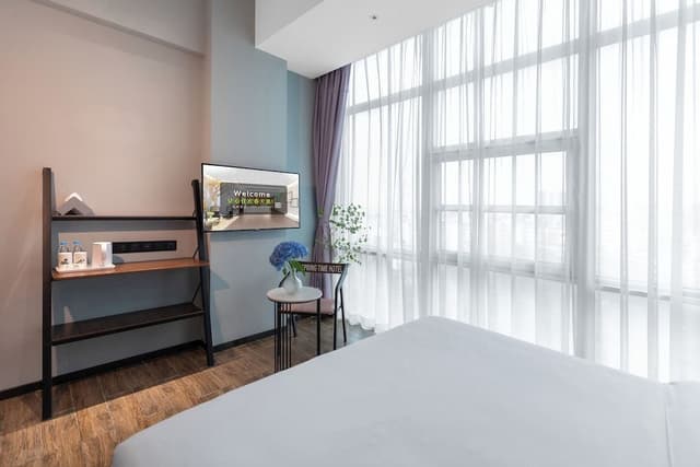 Deluxe Room, 1 Queen Bed