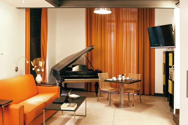 Studio (Maxi)