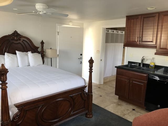 Room (The Loft)