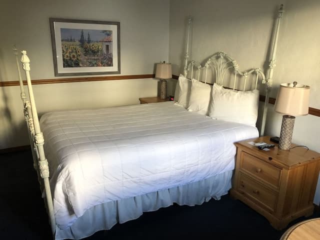 Room (The Retreat)