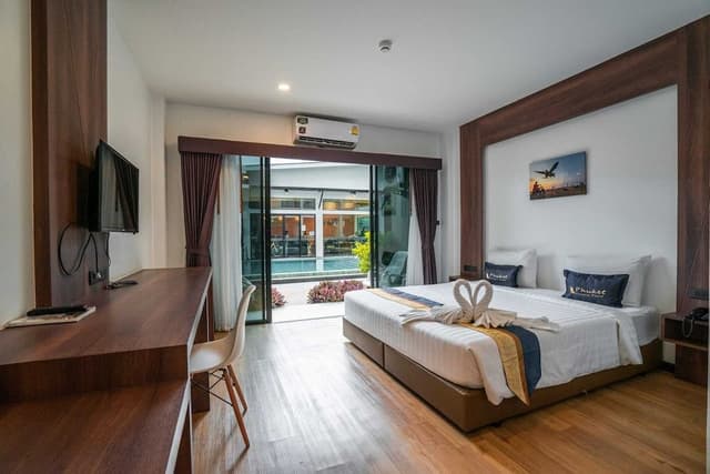 Superior Pool View Room