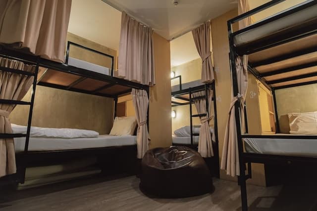 6 Bed Mixed Dorm