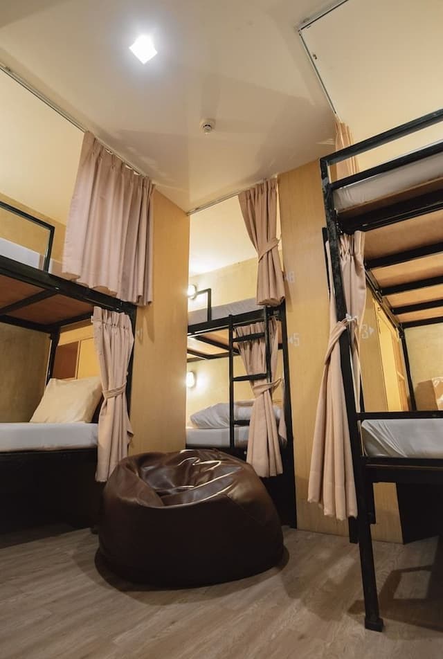 6 Bed Mixed Dorm