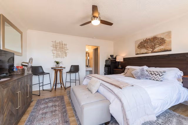 Room 2 - King Room