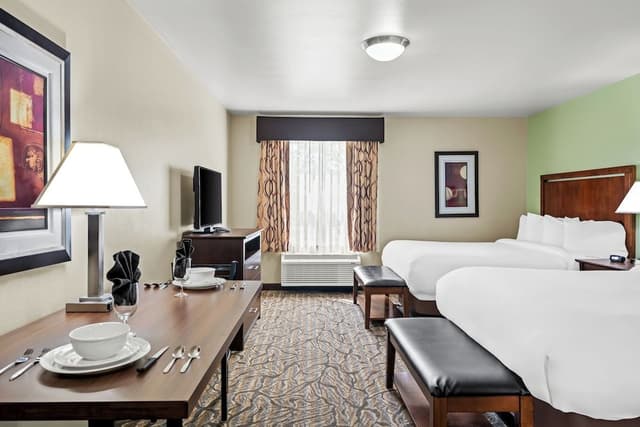 Comfort Suite, 2 Queen Beds, Mobility Accessible