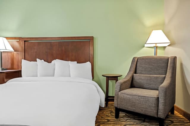 Comfort Suite, 2 Queen Beds, Mobility Accessible