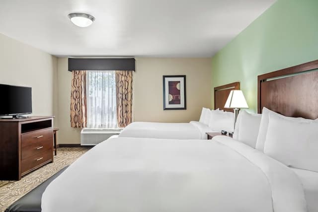 Comfort Suite, 2 Queen Beds, Mobility Accessible