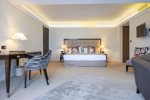 Suite, Sea View