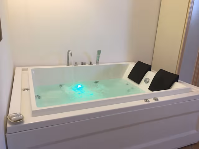 Exclusive Villa, Hot Tub, Garden Area