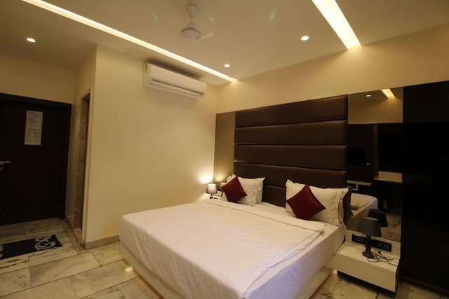 Special Super Delux AC Room